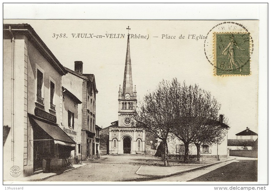 Carte Postale Ancienne Vaulx En Velin - Place De L'Eglise - Vaux - Vaux-en-Velin