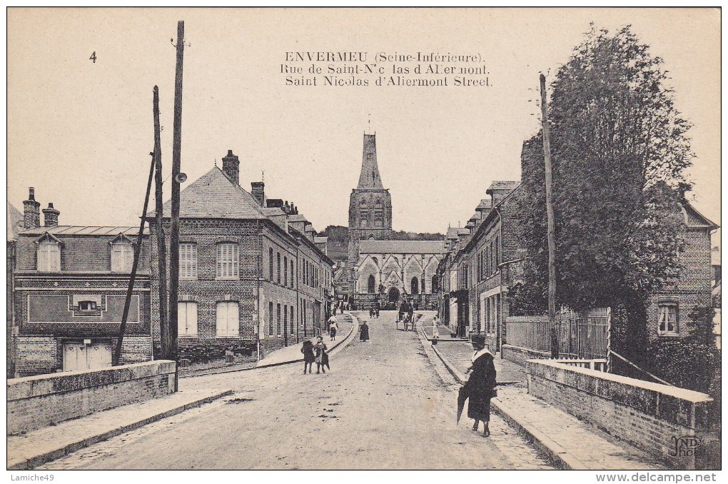 ENVERMEU - RUE DE SAINT-NICOLAS D´ALIERMONT (  Parapluie église Cheval Avec Charette ) - Envermeu