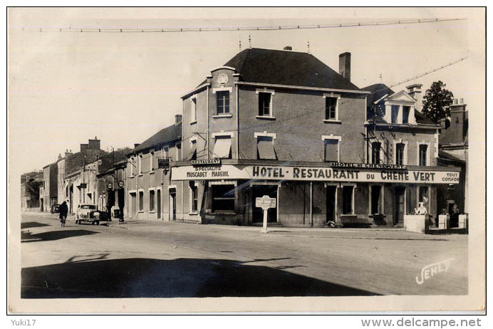 85 CHANTONNAY LE CARREFOUR HOTEL DU CHENE VERT 6 - Chantonnay