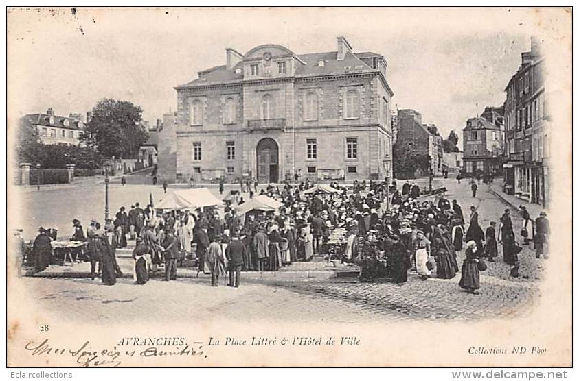 Avranches    50    Hôtel De Ville. Place Littré. Marché - Avranches