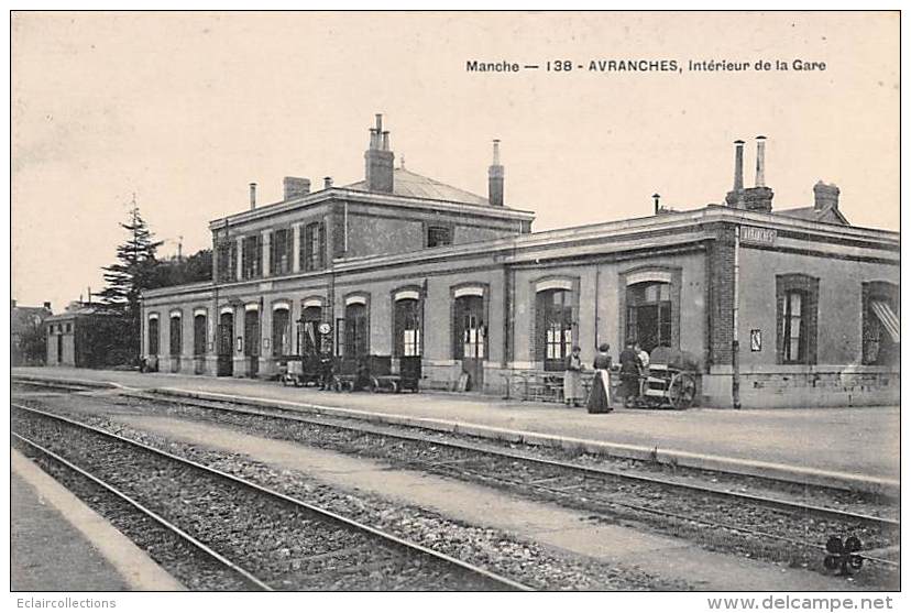 Avranches    50    Intérieur De La Gare - Avranches