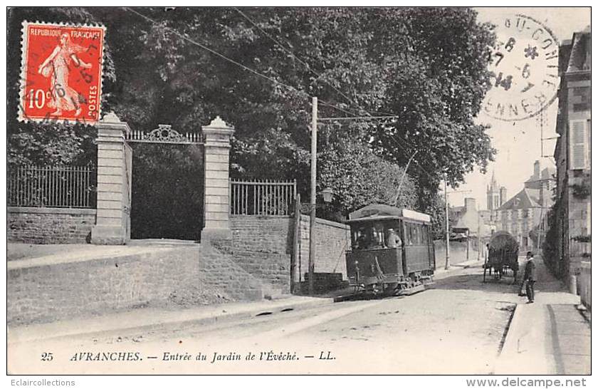 Avranches    50     Entrée Du Jardin De L'Evêché. Tramway - Avranches