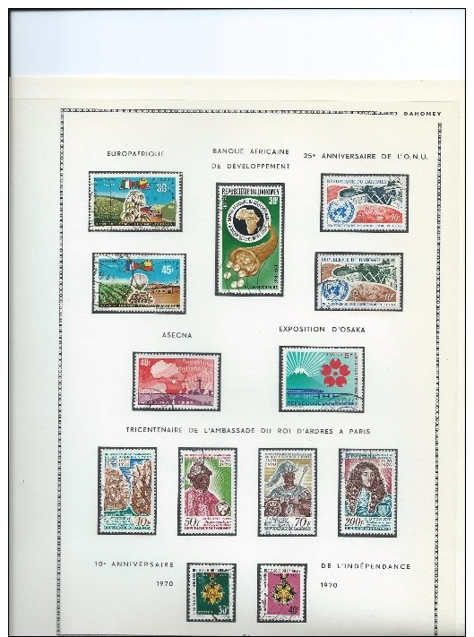 Magnifique collection de timbres  presque complete sur feuilles d'album.1967/75 ,feuilles 21 à30