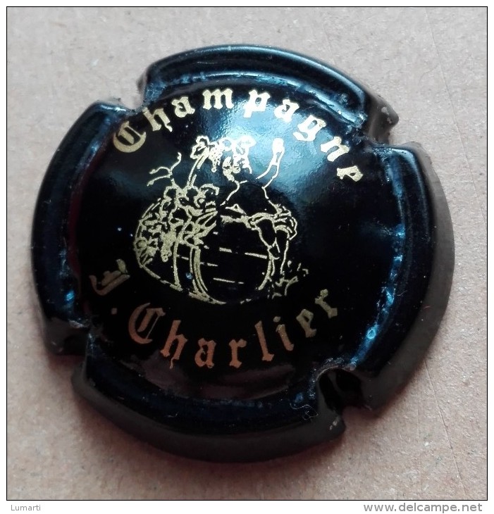 Capsule De Champagne -  Charlier J - N°2 - Noir Et Or - Moet Et Chandon