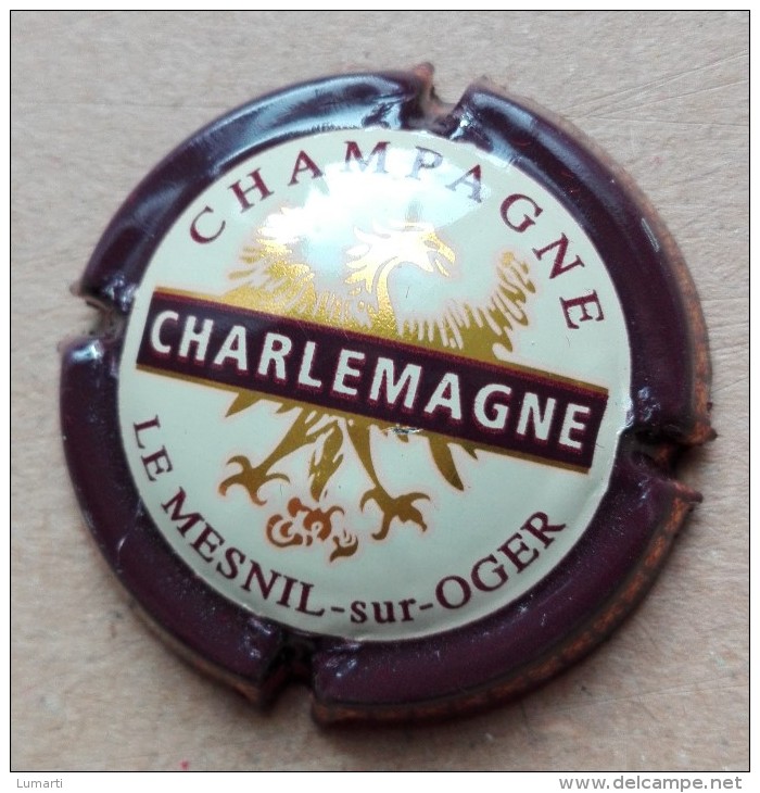 Capsule De Champagne -  Charlemagne Guy  - N°7 - 8 - Contour Marron - Moet Et Chandon