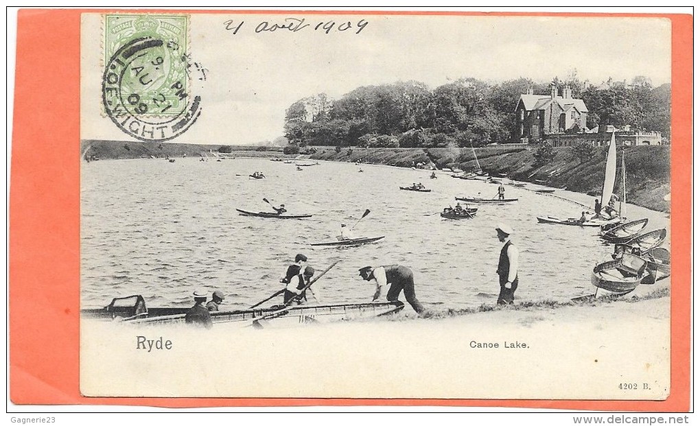 ISLE OF WIGHT (cpa - Grande Bretagne)  RYDE  Canoe Lake   - Belle Animation - - Autres & Non Classés