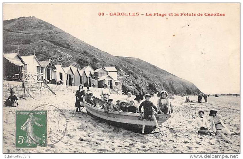 Carolles    50     La Plage.Cabines De Bain. Enfants Dans Une Barque - Sonstige & Ohne Zuordnung