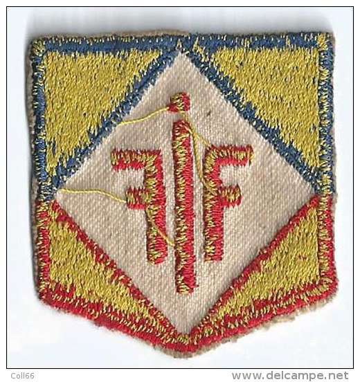 Ww2 Curieux écusson En Tissu FFI Que Je Ne Connais Pas Non Trouvé Sur Le Net J'attends Vos Renseignements Dos Scanné - Patches