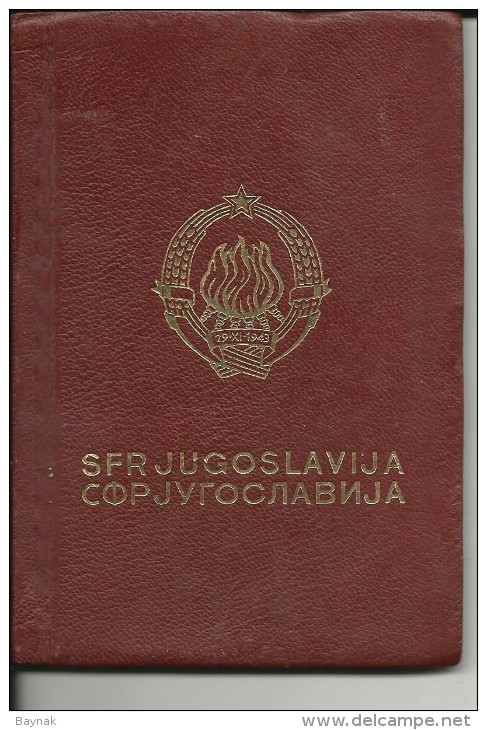 P69  --  SFR YUGOSLAVIA  ---   PASSPORT  --  1967  --  LADY PHOTO   ---  VISA : 1 X ALLE LANDEN, 3 X DEUTSCHLAND - Historische Dokumente