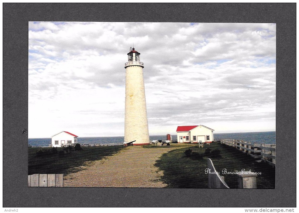 PHARES - LIGHTHOUSE - GASPÉSIE - CAP DES ROSIERS - CONSTRUIT EN 1858 DANS LA PÉNINSULE DE GASPÉ - PHOTO BENOIT LACHANCE - Phares