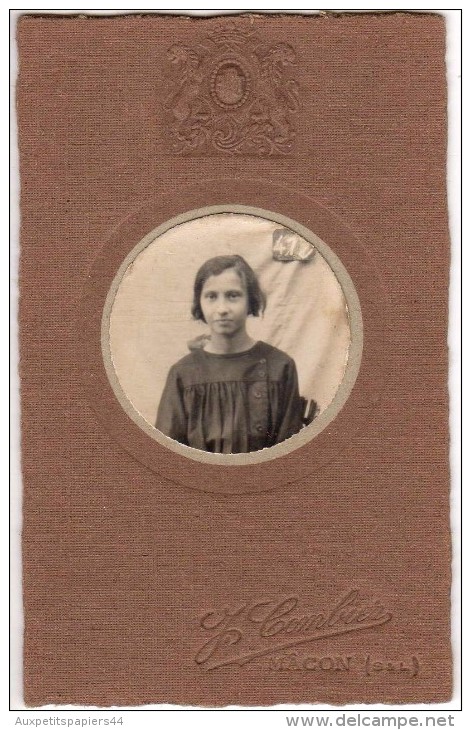 Photo Originale Cartonnée - Odette à 12 Ans - Photographe Portraitiste J. Combich à Mâcon - Gaufrée - Alte (vor 1900)