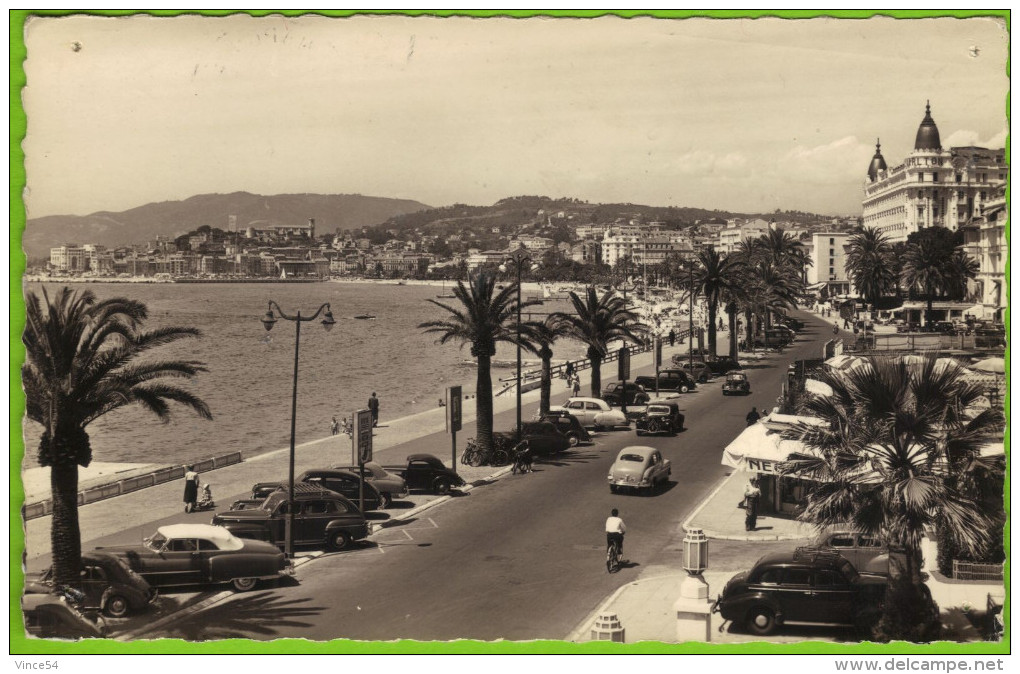 Cadillac Convertible Ford Deluxe 4-dr Sedan 1948 Vedette Rosengart Renault 4CV Citroen Traction Chevrolet 1949 - Voitures De Tourisme