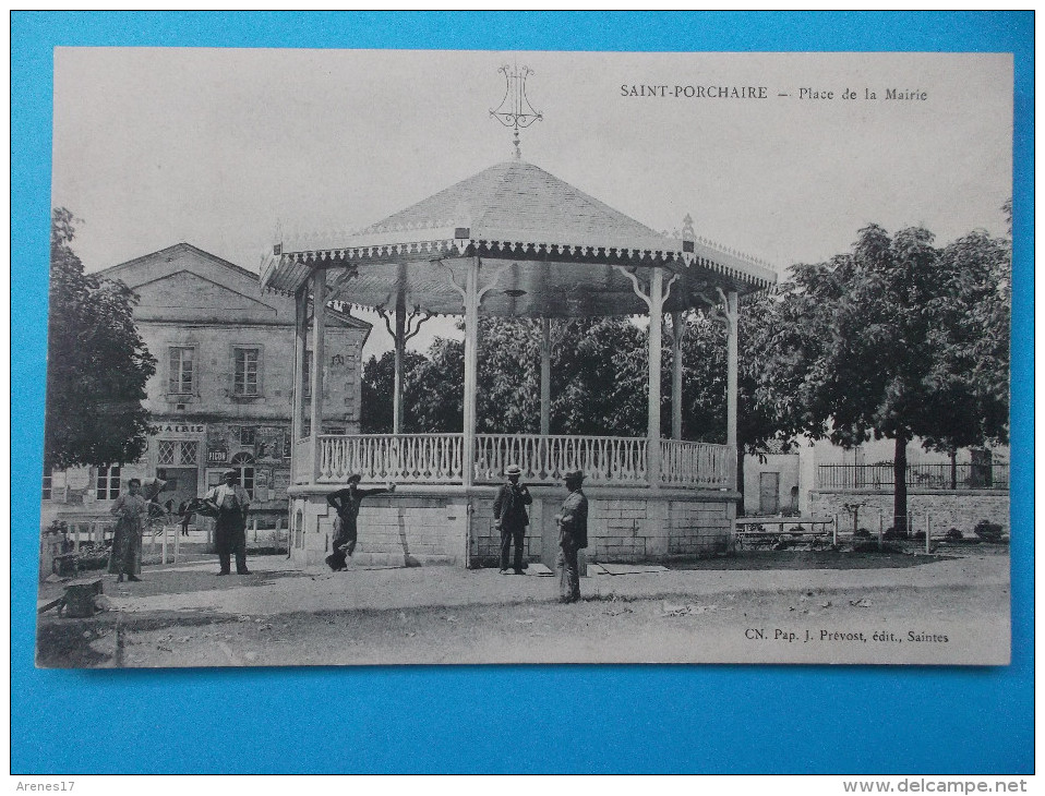 17 : SAINT-PORCHAIRE : PLACE De La MAIRIE  ,  CPA : Carte En Très Bon état,,animée - Monuments