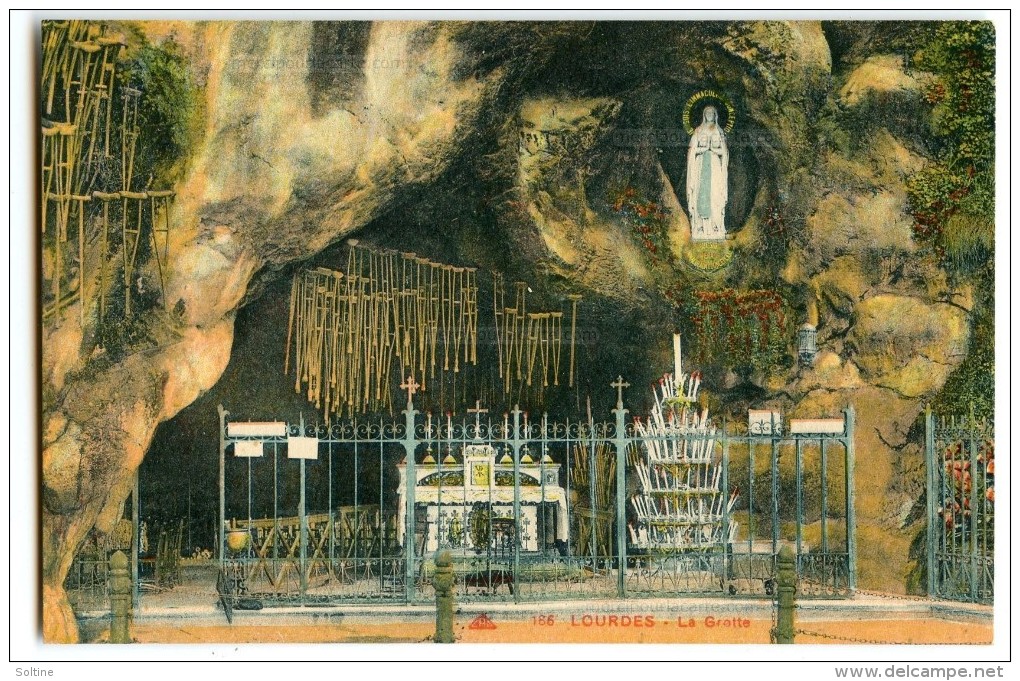 LOURDES - La Grotte - Colorisée - Non écrite - 2 Scans - Lourdes