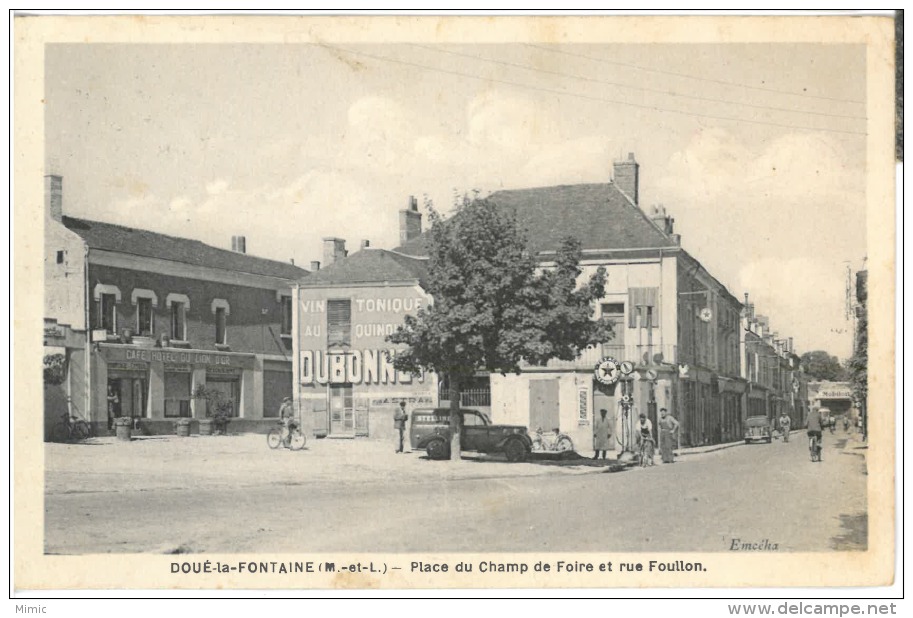 DOUE LA FONTAINE- Place Du Champ De Foire (49700) - Doue La Fontaine