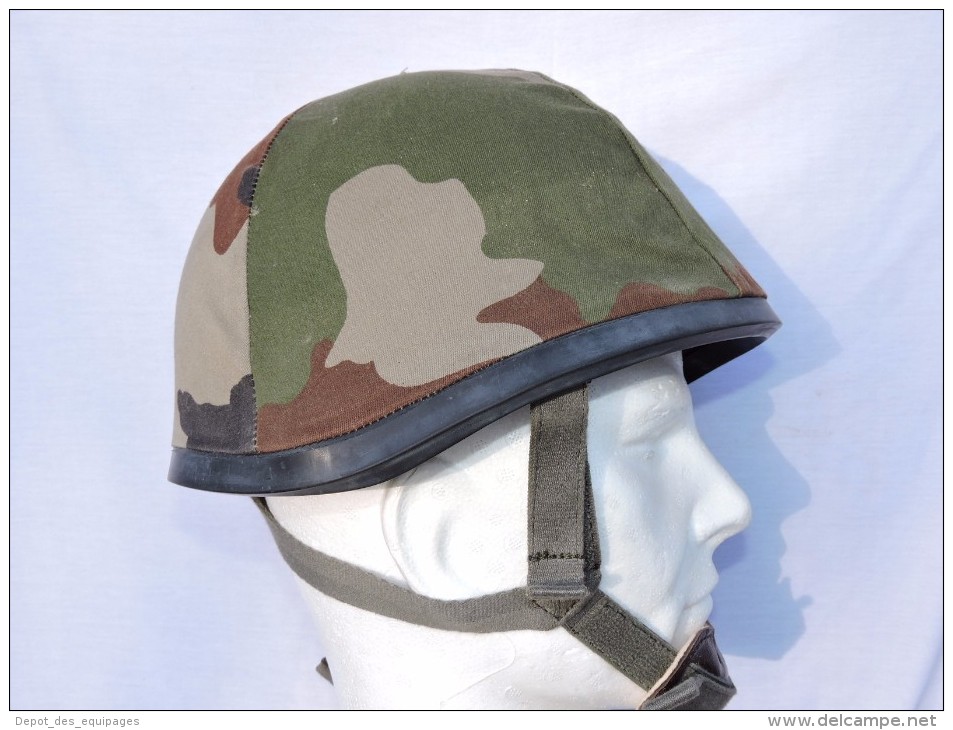 ANCIEN CASQUE F.1 ARMEE FRANCAISE 1987 + COUVRE CASQUE CAMOUFLE - ETAT NEUF De STOCK - Helme & Hauben