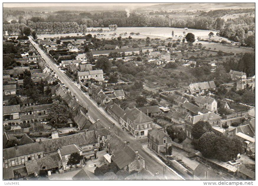 CPSM - ACQUIGNY (27) - Vue Aérienne Du Quartier De La Route De Louviers En 1950 / 60 - Acquigny