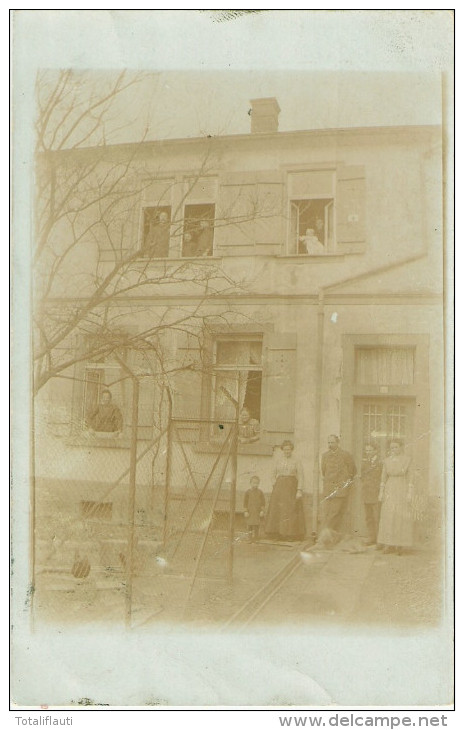 LAHR In Baden Einzelhaus Mit Bewohner Davor Rückseite Private Fotokarte 9.9.1915 Gelaufen - Lahr