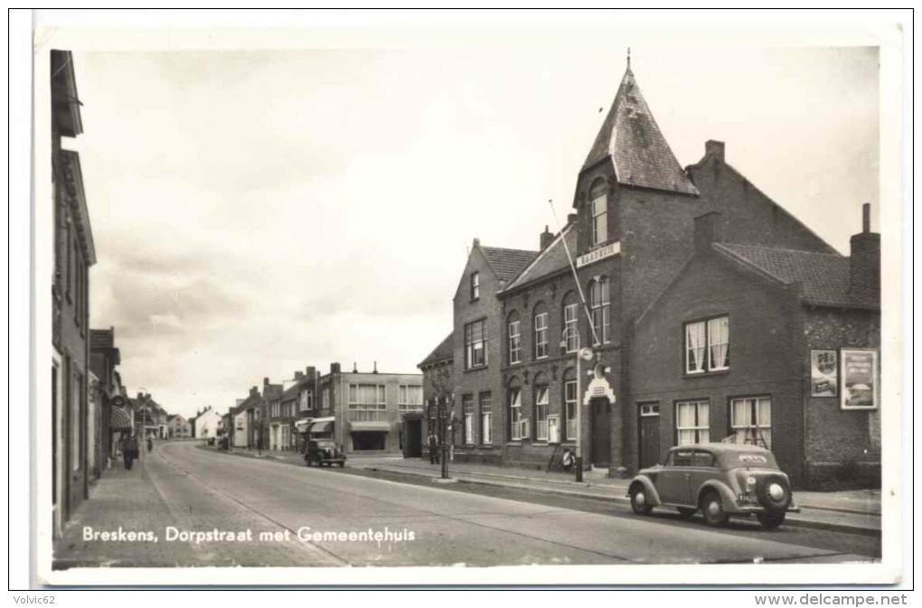 CPSM Breskens  Dorpstraat Met Gemeentehuis - Breskens