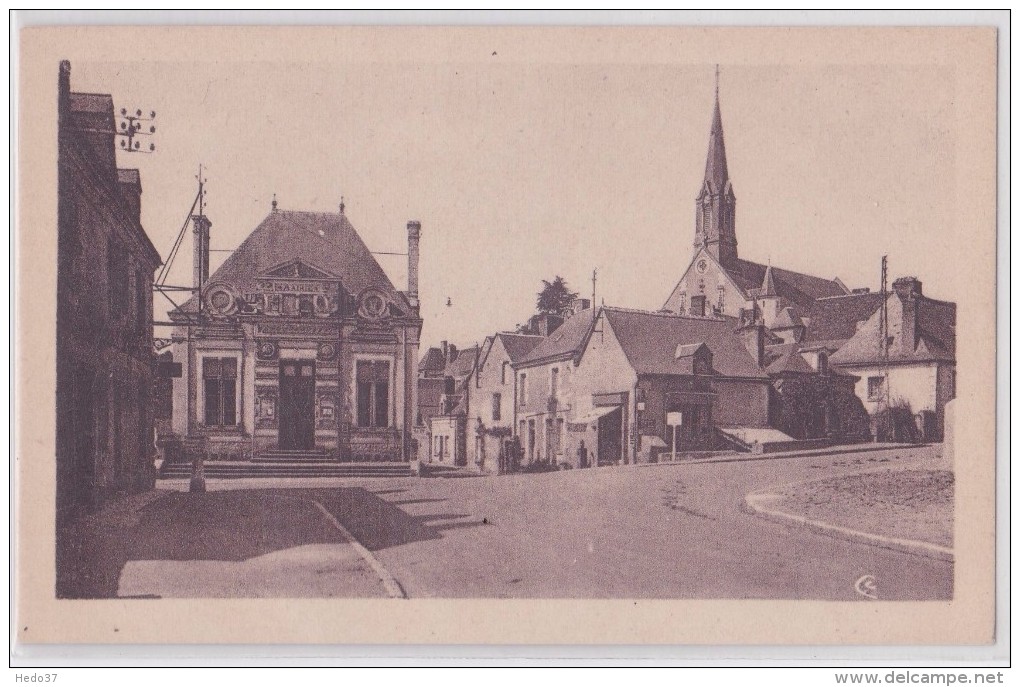 Beaumont-la-Ronce - Place De La Mairie - Beaumont-la-Ronce