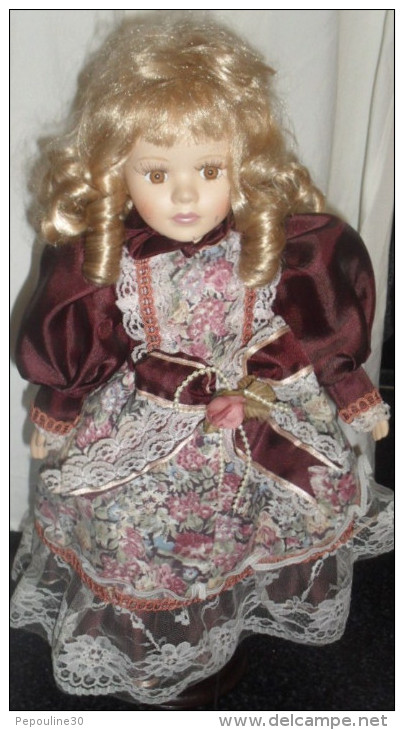 ** POUPÉE ANCIENNE ** Tête , Mains, Pieds, PORCELAINE ** TBE ** - Dolls
