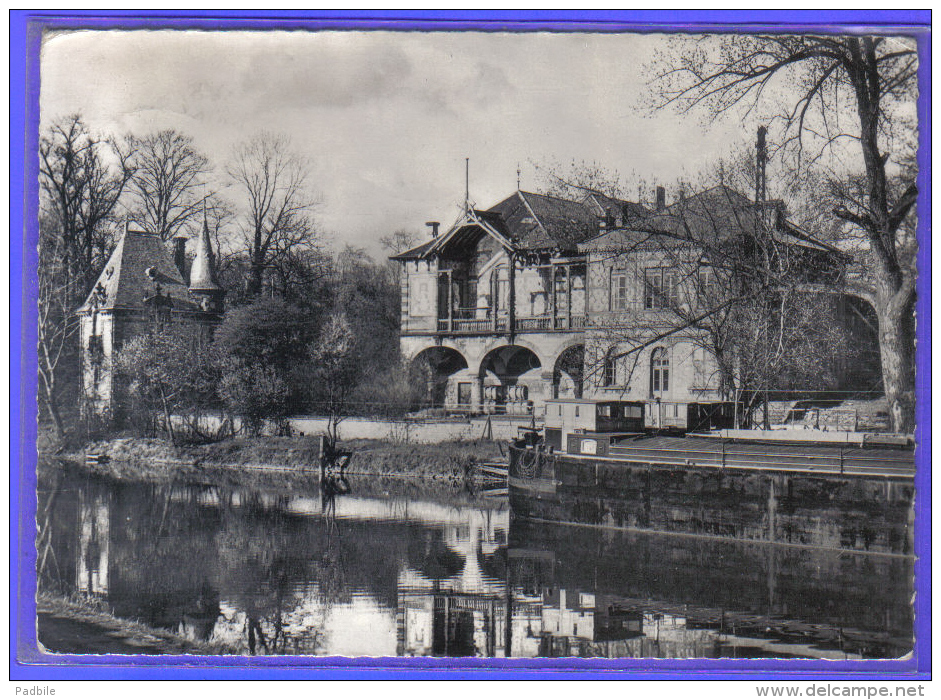 Carte Postale 57. Sarreguemines  Le Casino Des Fayenceries  Péniche  Trés Beau Plan - Sarreguemines