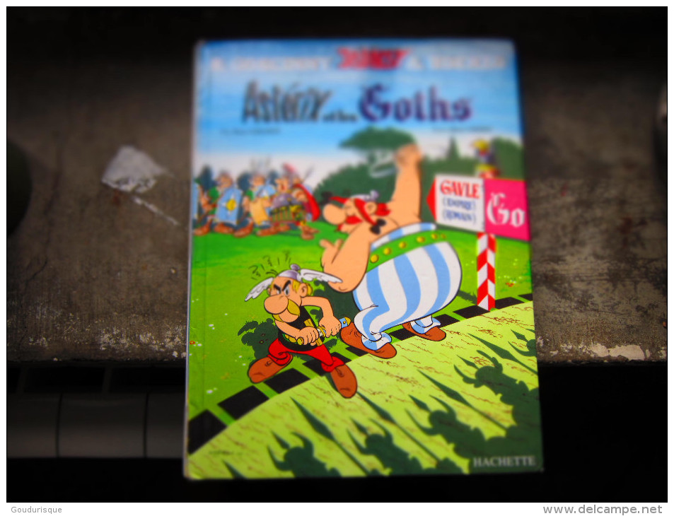 ASTERIX ET LES GOTHS  UDERZO  Hachette - Astérix