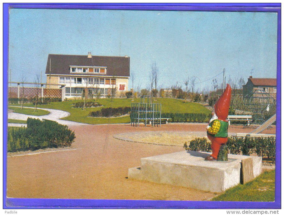 Carte Postale 59. Grande-Synthe  Les Jeux D'enfants Du Par Et La Caisse D'Epargne   Trés Beau Plan - Grande Synthe