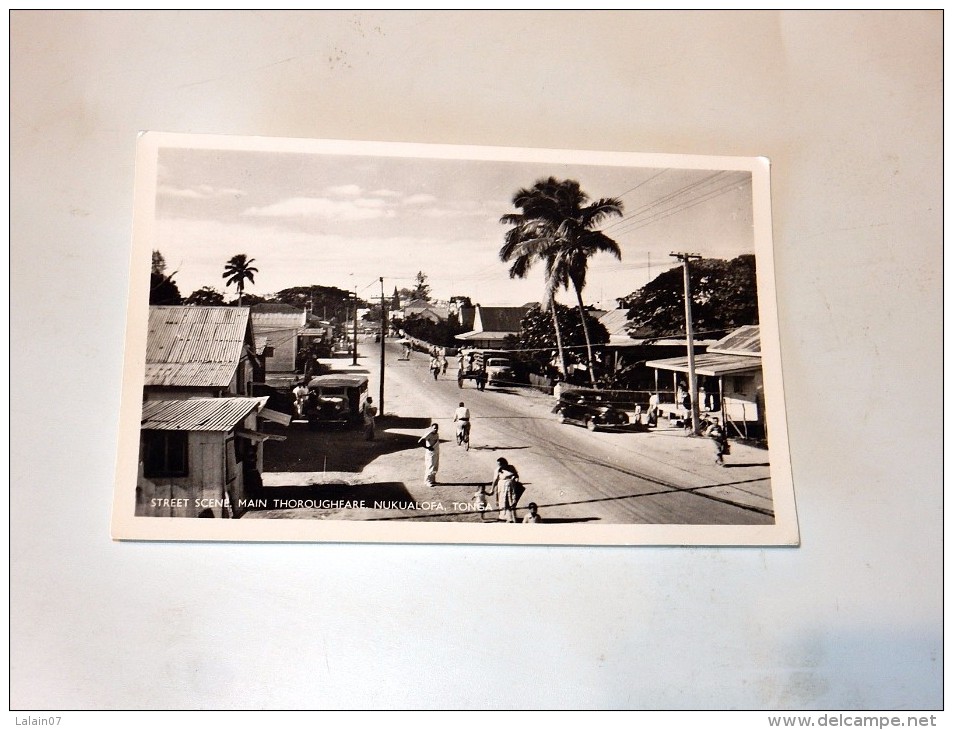 Carte Postale Ancienne : TONGA : Street Scene Main Thoroughfare, NUKALOFA - Tonga