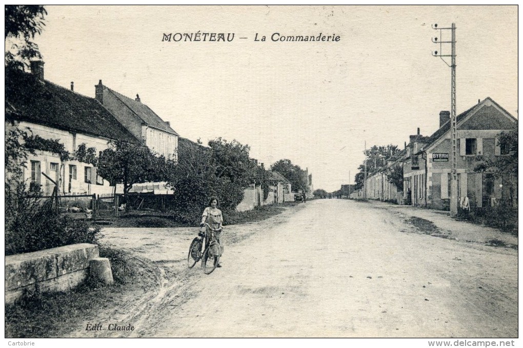 89 MONETEAU La Commanderie Animée - Moneteau