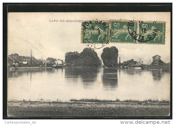 CPA Laroche-Migennes, Vue Partielle Avec Fluss - Migennes