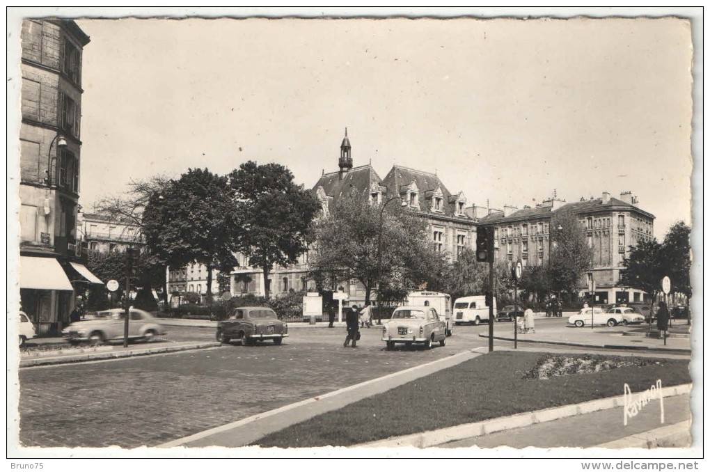 92 - MONTROUGE - La Place De La Mairie - Raymon 889 - Montrouge