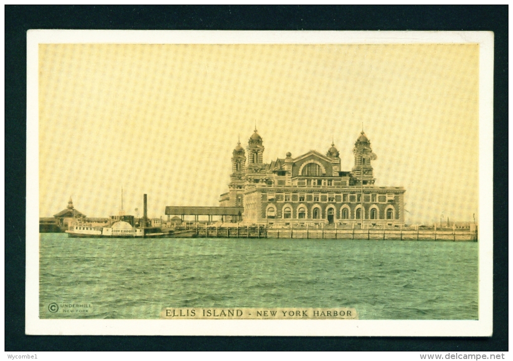 USA  -  New York  Ellis Island  Unused Vintage Postcard As Scan (Lumitone) (Printing Ink Smear On Reverse) - Ellis Island