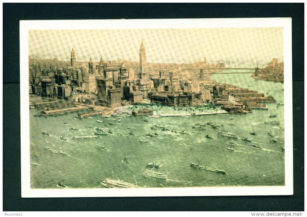 USA  -  New York  Lower New York And Harbour  Unused Vintage Postcard As Scan (Lumitone) - Mehransichten, Panoramakarten