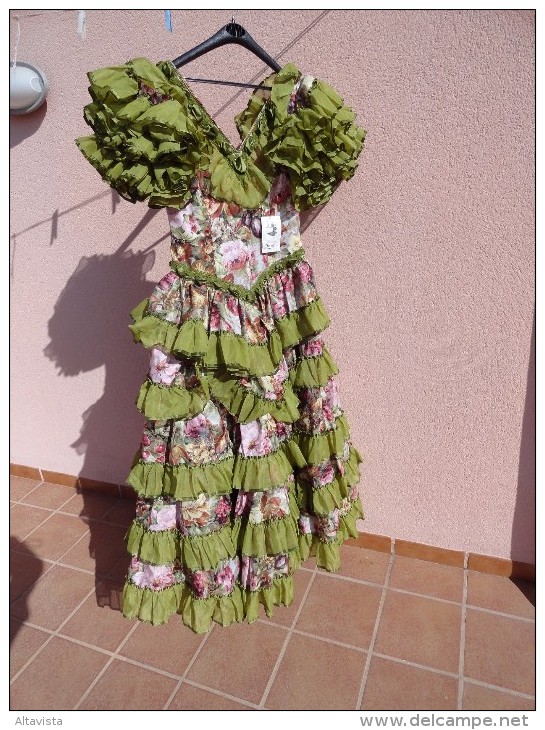 SUPERBE ROBE DE FLAMENCO DE CRÉATEUR DE SEVILLE (ESPAGNE)  (SIZE 82) - 1940-1970