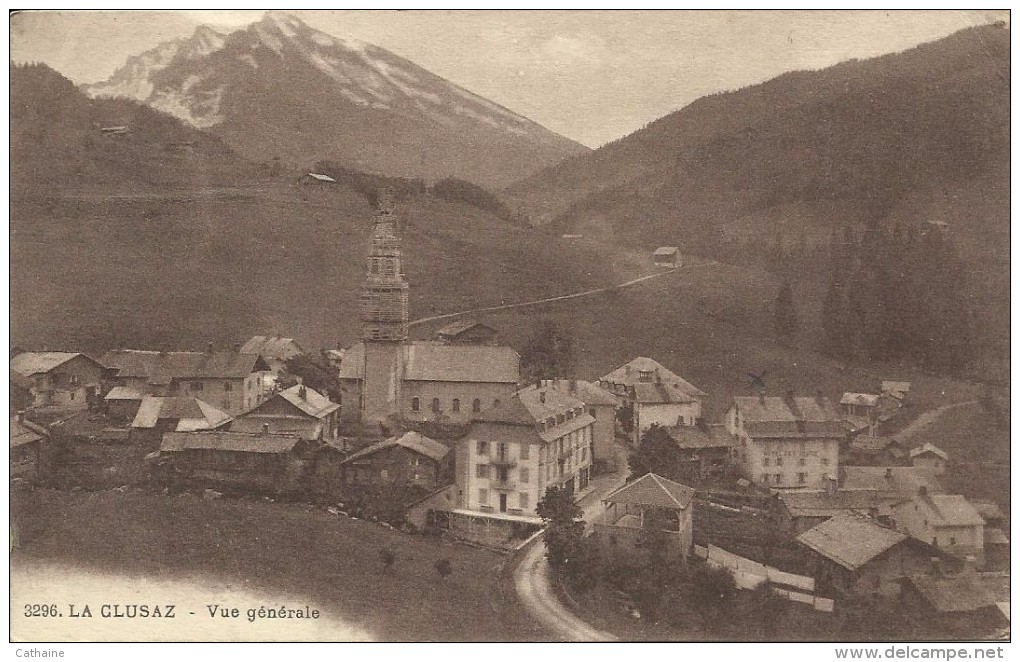 74 . LA CLUSAZ . VUE GENERALE . EGLISE - La Clusaz