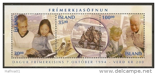 Iceland 1994 . Stamp Day. Stamp Collection. Michel  Bl.17 MNH. - Blocs-feuillets