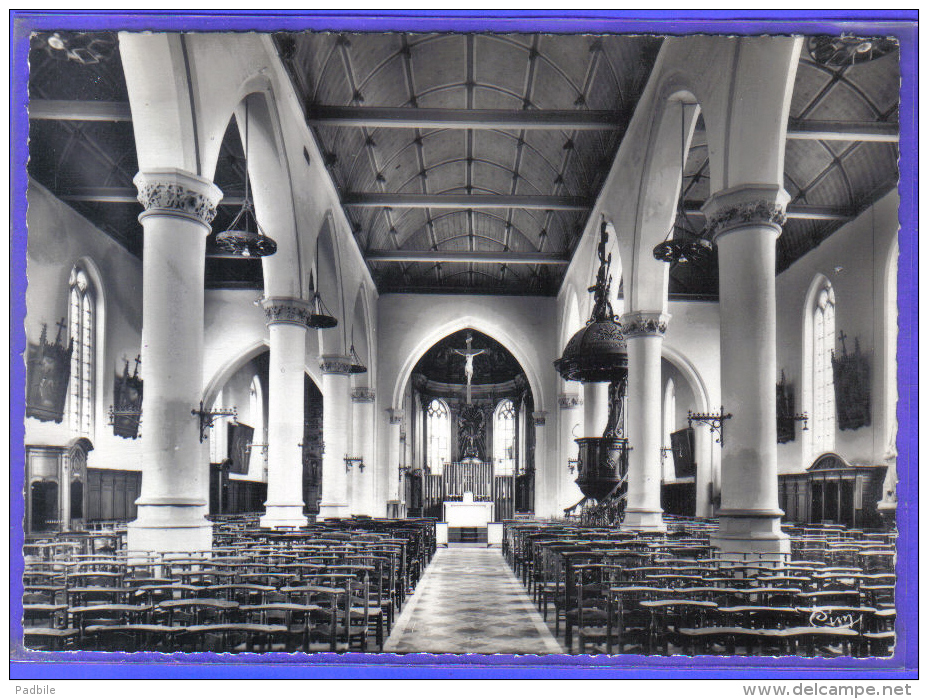 Carte Postale 59. Wormhout  Intérieur De L'église   Trés Beau Plan - Wormhout