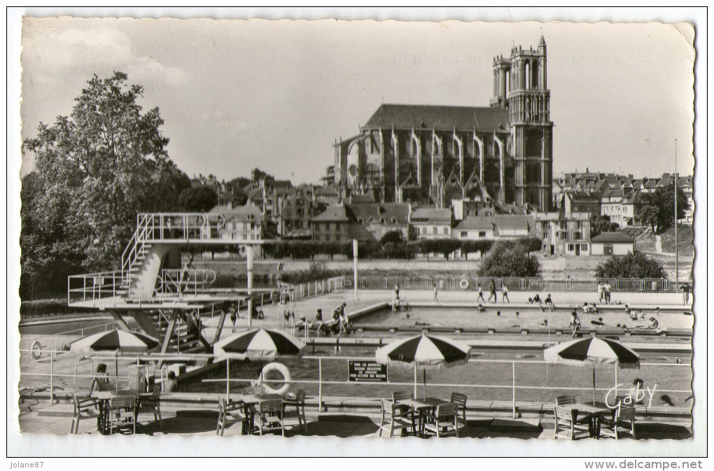 CPA     78       LIMAY MANTES LA JOLIE   1962       LA PISCINE      PLONGEOIR      ET LA COLLEGIALE - Limay