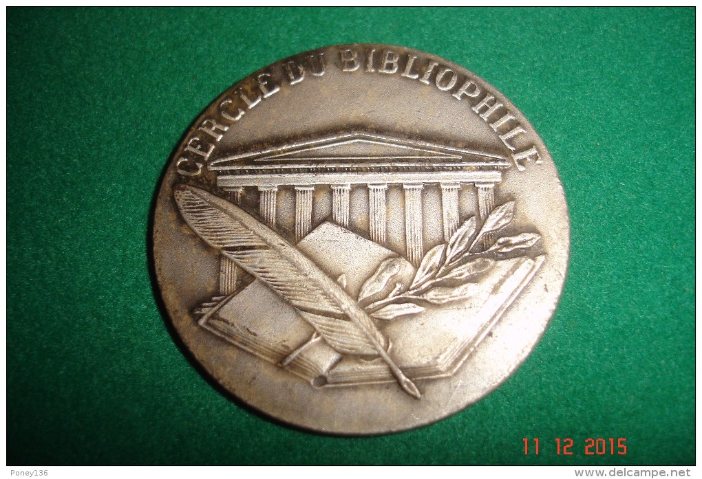 Cercle Bibliophile.bronze Argenté Non Signé.19 Grs,dia:4 Cms - Altri & Non Classificati