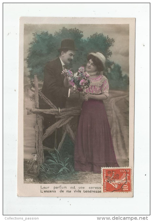 Cp , Couple , Fleurs , Leur Parfum Est Une Caresse... , Voyagée 1909 - Paare