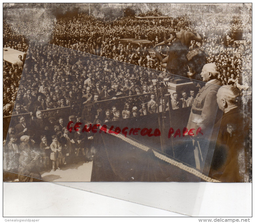 75 - PARIS - RARE PHOTOGRAPHIE ORIGINALE MARECHAL PETAIN SUR BALCON HOTEL DE VILLE- - Documents