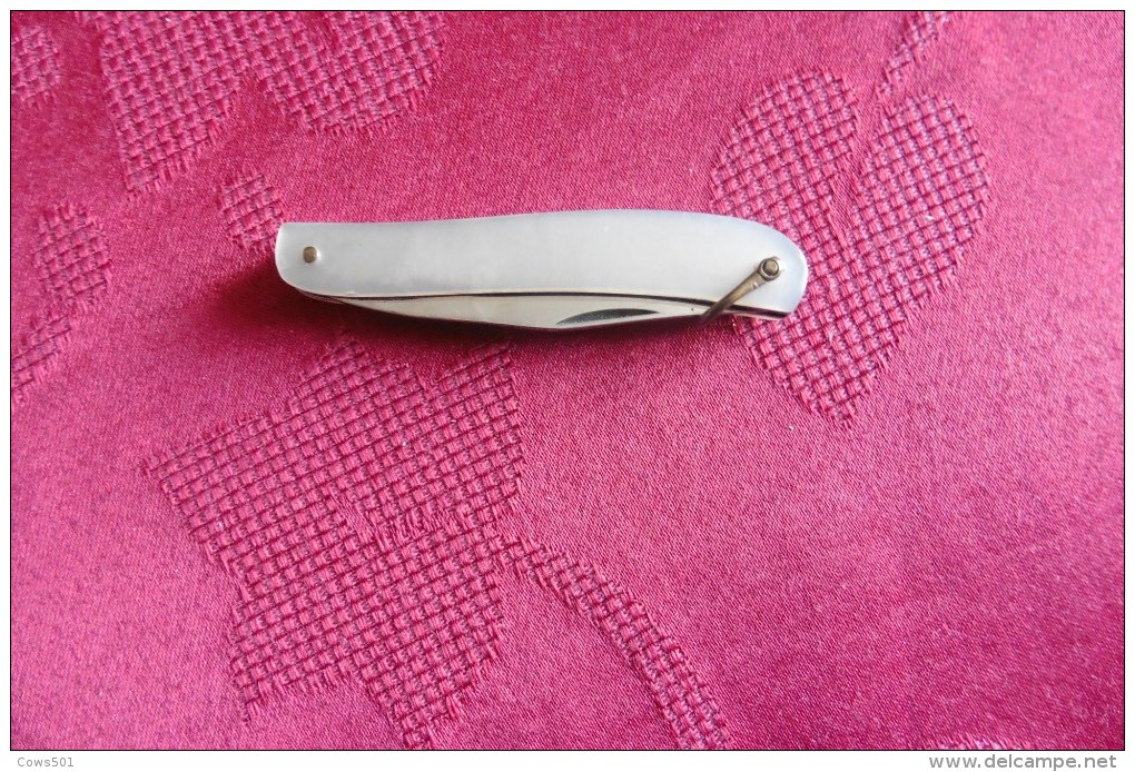 : Petit Couteau  Pliable Manche Nacré ,pour Collectionneurs - Messer