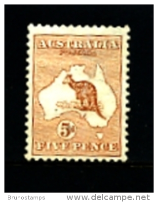 AUSTRALIA - 1913  KANGAROO  5 D.  1st  WATERMARK   MINT NH  SG8 - Ungebraucht