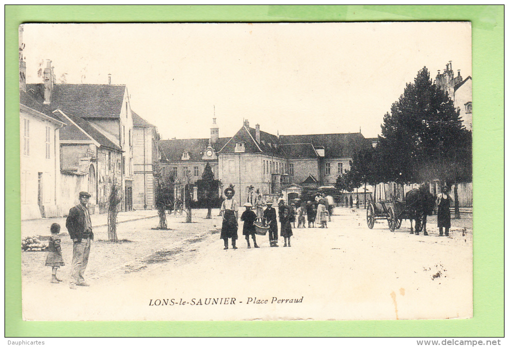 LONS LE SAUNIER - Place PERRAUD Avec Beau Plan Animé - 2 Scans - Lons Le Saunier