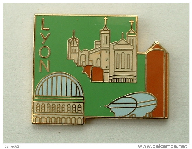 Pin´s LYON - MONUMENTS - Villes