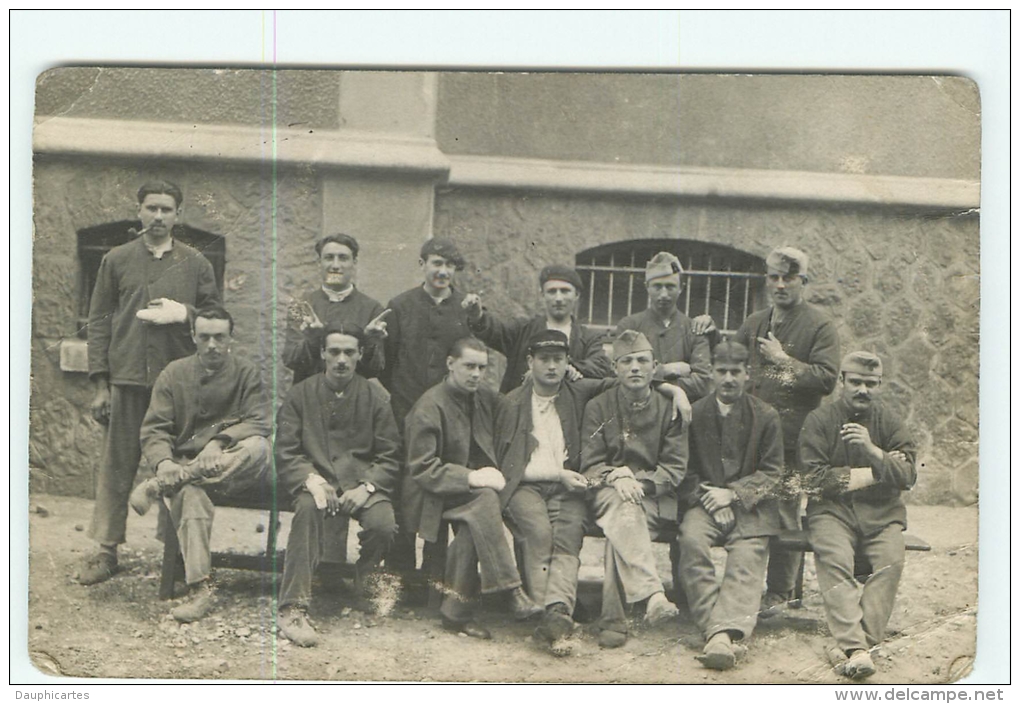 CARTE PHOTO BRIANCON  -  Militaria - L´ Hôpital Et Les Blessés  - En L´ état  - 2 Scans - Briancon