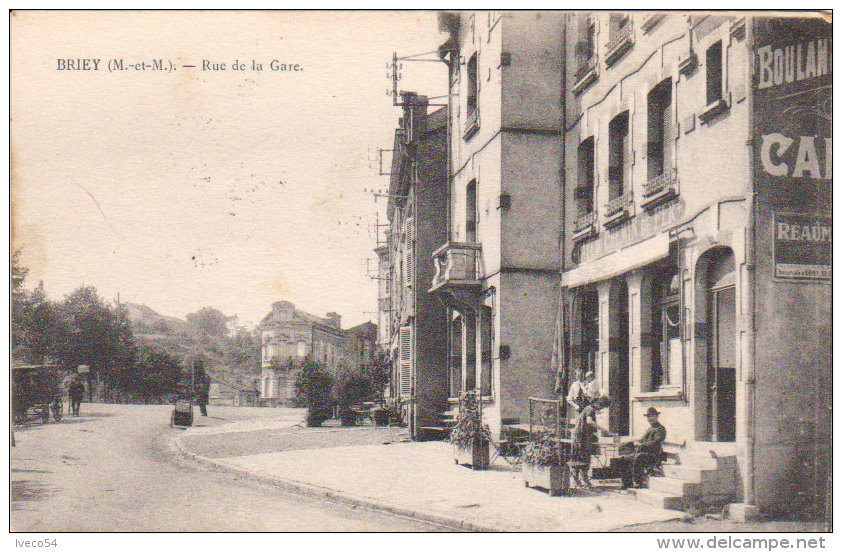 1925  Briey - Rue De La Gare - Café Du Chemin De Fer - - Briey