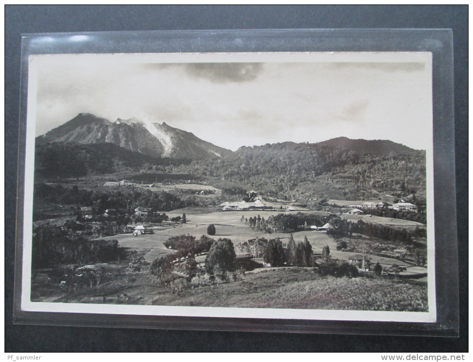 Niederländisch Indien 1937 Ansichtskarte / Echtfoto Stempel Medan. Landschaft / Vulkan? Berge - Nederlands-Indië