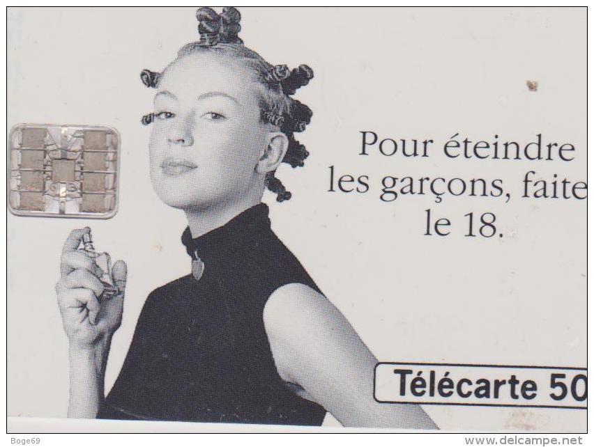 (R) Télécarte , Oui -non De Kookai , Extrait De Concentré D'essence De Fille , 1994, 50 Unités - Parfum